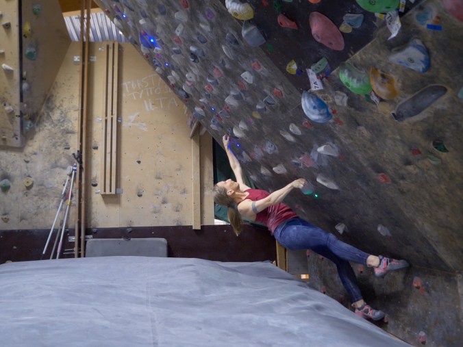 Kurottelua Moonboardilla